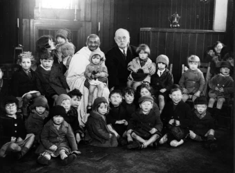 Mahatma Gandhi and George Lansbury with a group of London children