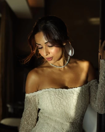 Malaika Arora gives perfect bridal vibes in the off-shoulder outfit