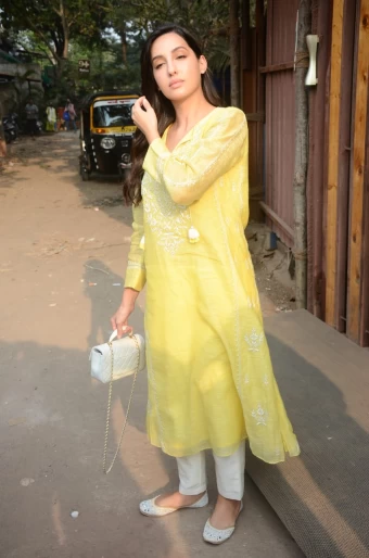 Hit! Nora Fatehi looks elegant in the pale yellow embroidered suit