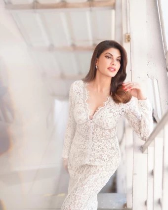 Jacqueline Fernandez looks breathtaking in the bridal-inspired dress