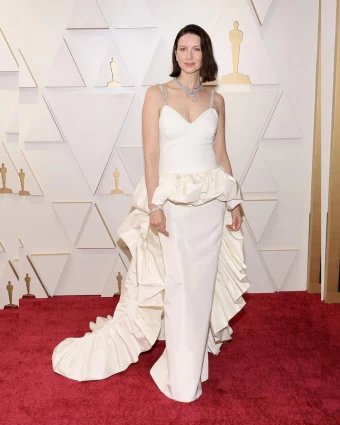 Caitriona Balfe stuns in the white Louis Vuitton dress