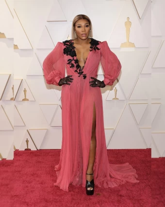 Serena Williams pulls all stops in the pleated pink dress by Gucci