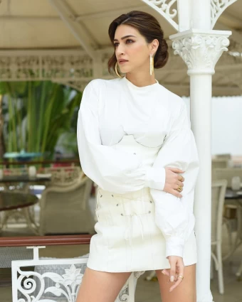 Kriti Sanon is a picture of grace in the low bun accentuated with a side lock