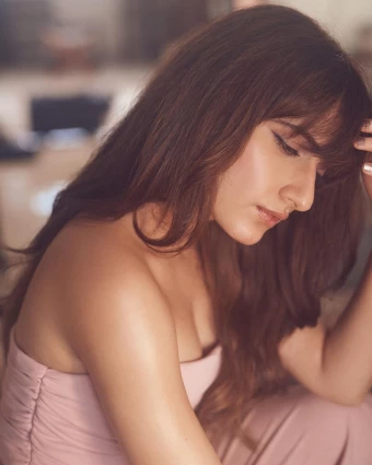 Fatima Sana Shaikh looks sizzling flaunting her cleavage