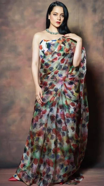 Kangana Ranaut looks spell-binding in the rose-printed saree