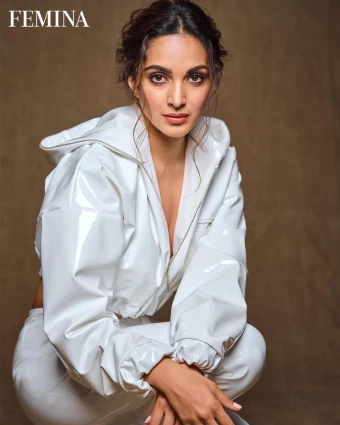 Kiara Advani looks edgy in the white puffer jacket and pants