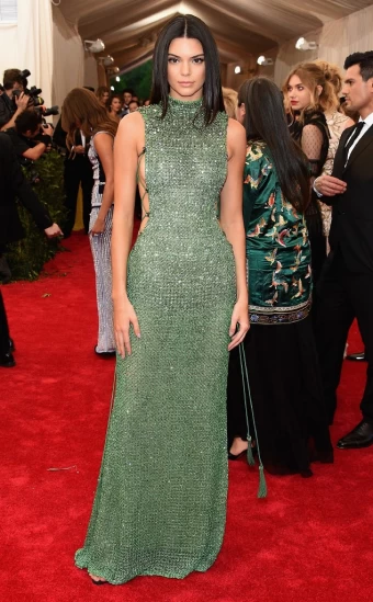 Green couldn't have been more of the model's color. This shimmering-lime Calvin Klein Collection dress makes the star look like a million bucks!