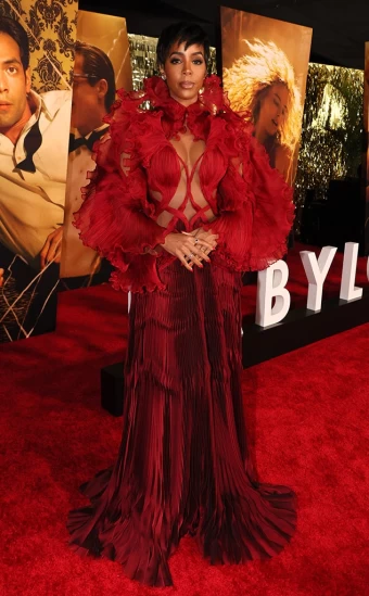Singer Kelly Rowland stuns in a ruffled and pleated dress at the premiere of Babylon