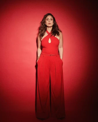 Kareena Kapoor Khan looks drop-dead gorgeous in a red jumpsuit