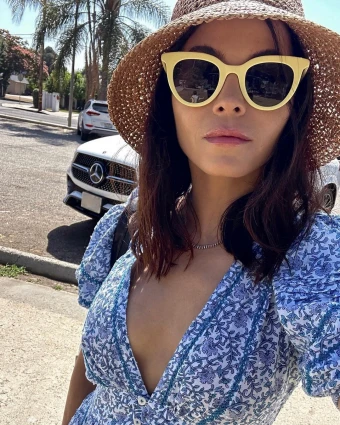 Jenna Dewan steps out in the August sunshine wearing Vera Wang Eyewear
