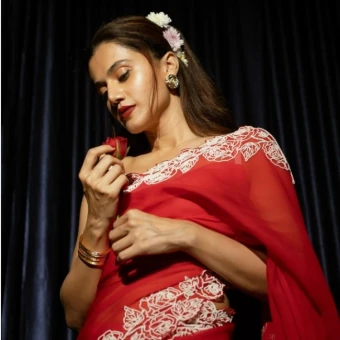 Taapsee Pannu is is dressed to kill in that floral saree