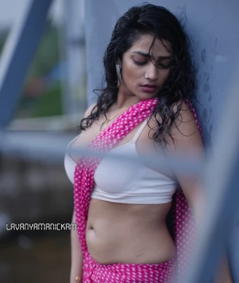 Lavanya Manickam Hottest Saree Pics