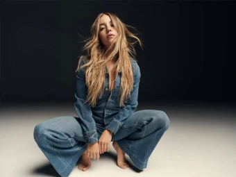 Sydney Sweeney in American Eagle Jeans