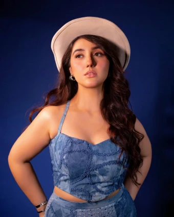 Bollywood Actoress Ashnoor Kaur