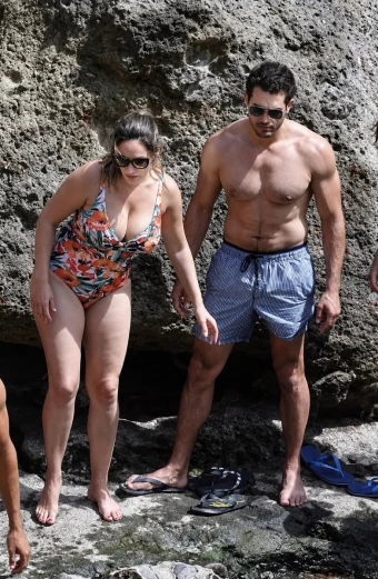 Kelly Brook and Jeremy Parisi enjoy a sunny getaway together in Ischia, Italy, during their early years as a couple.