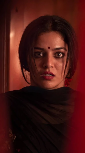 Wamiqa Gabbi as Chandra in DC wallpaper 4K.