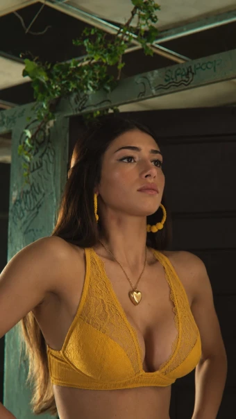 Mimi Keene Turns Heads in a Glamorous Yellow Outfit