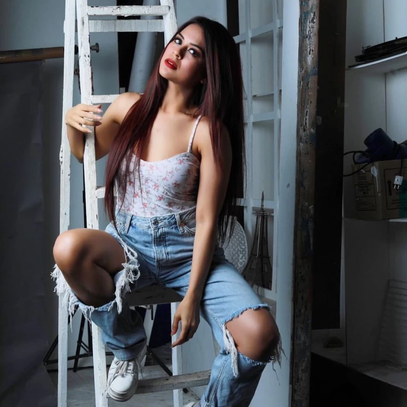 Sana Saeed aces it in the floral top and ripped jeans