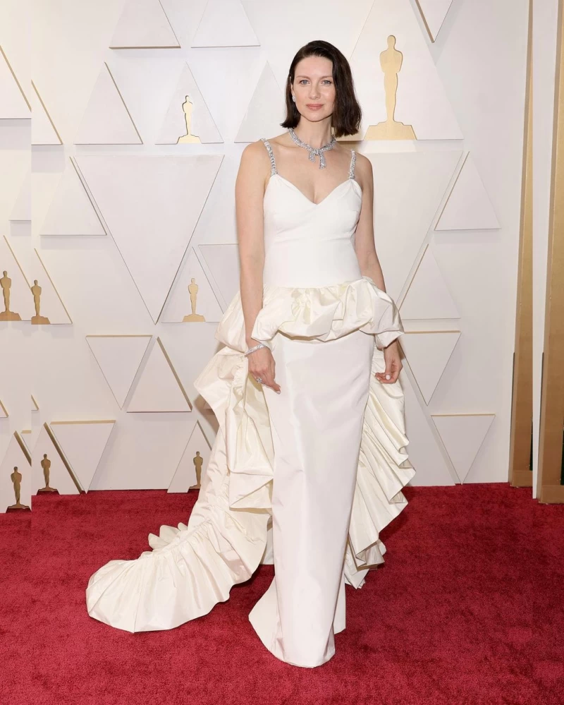 Caitriona Balfe stuns in the white Louis Vuitton dress