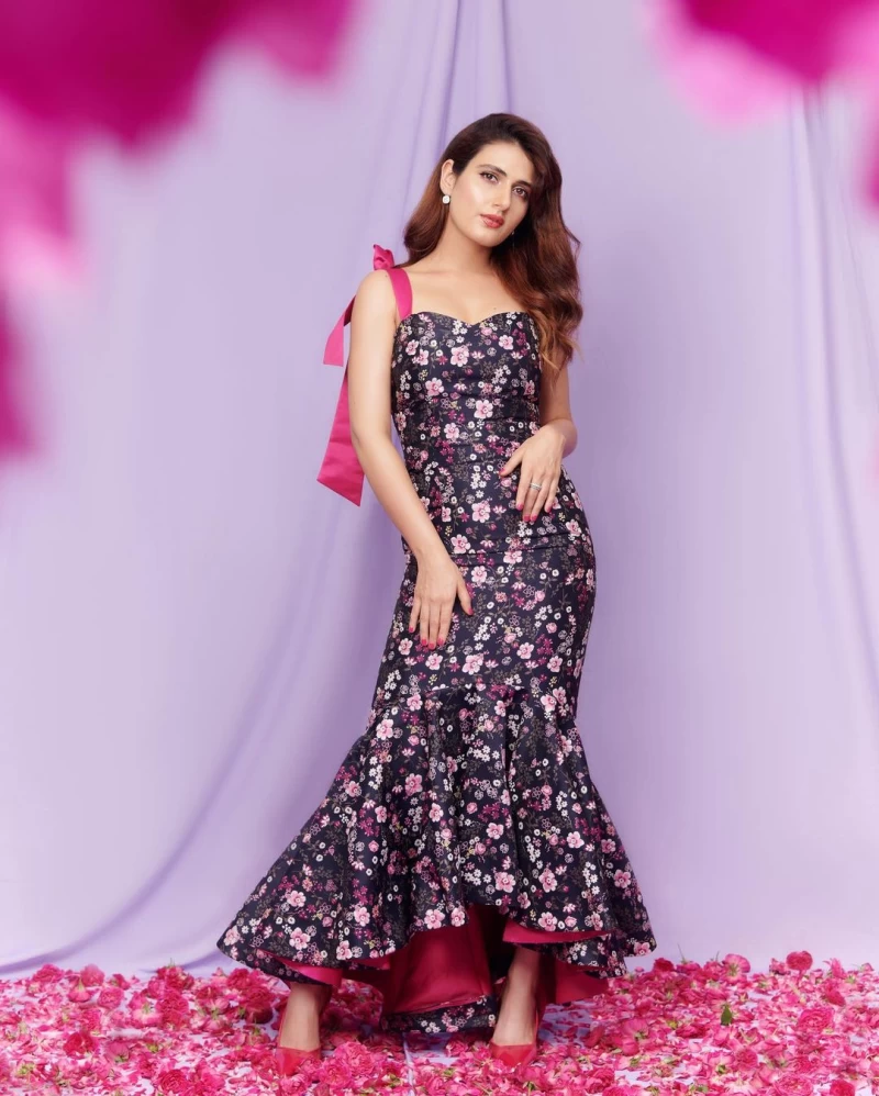 Fatima Sana Shaikh looks pretty in the floral maxi dress