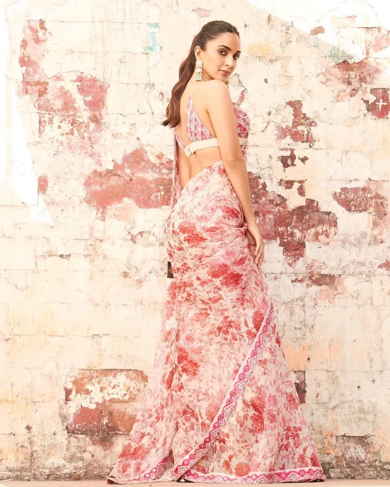 Kiara Advani looks graceful in the floral saree