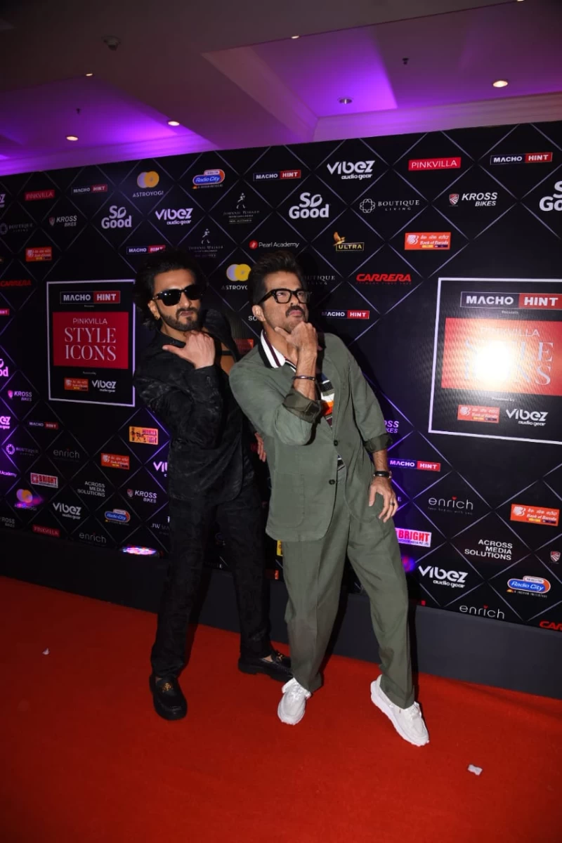 Ranveer Singh and Anil Kapoor share a fun moment on the red carpet at the Pinkvilla Style Icons Awards