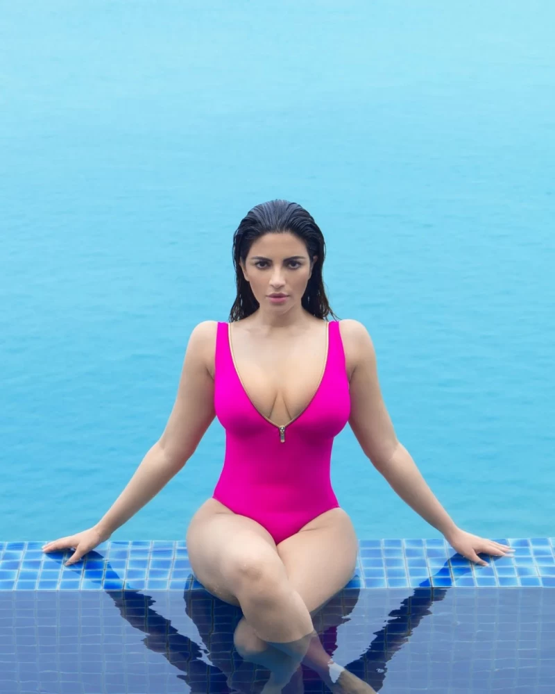 Shama Sikander looks like a true-blue viva in the purple bikini