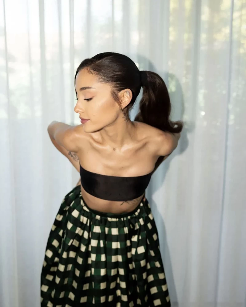 Ariana Grande promotes her beauty line by looking nearly makeup-free