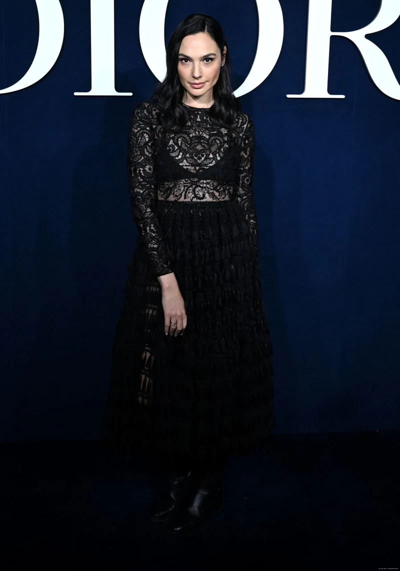 Gal Gadot Attends The Christian Dior Womenswear Fall Winter 2023 2024 In Paris3 scaled