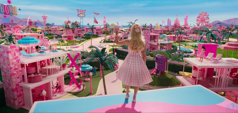 Barbie Film: Margot Robbie Gives Dreamhouse Tour Inside Set Video