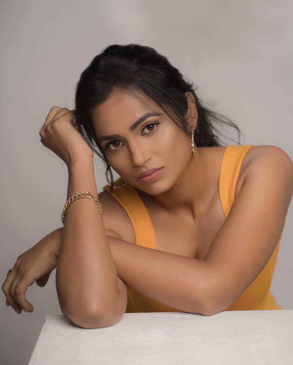 Ramya Pandian turns up the heat with her latest pics!!