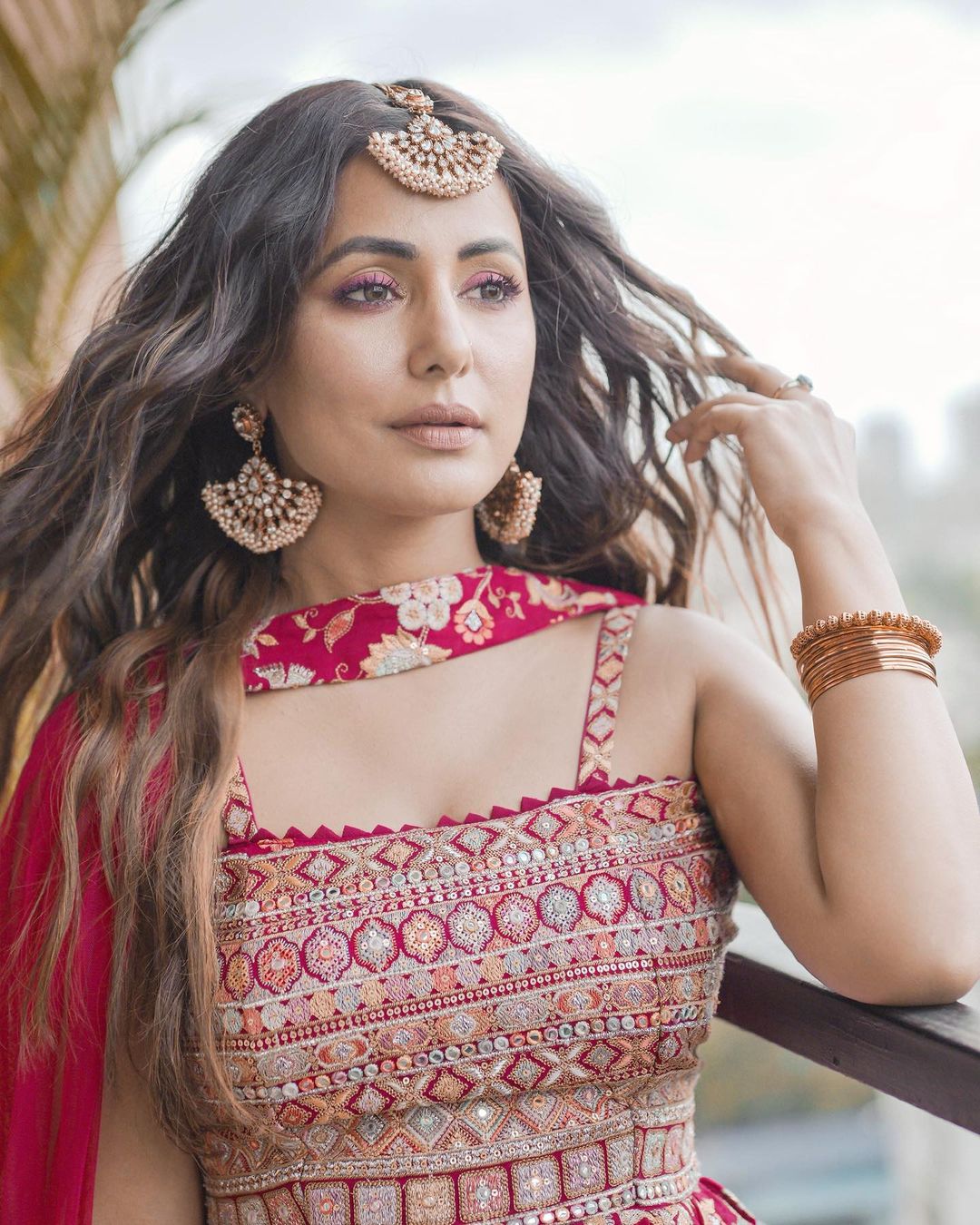 Hina Khan Looks Royal, Elegant In Red Lehenga