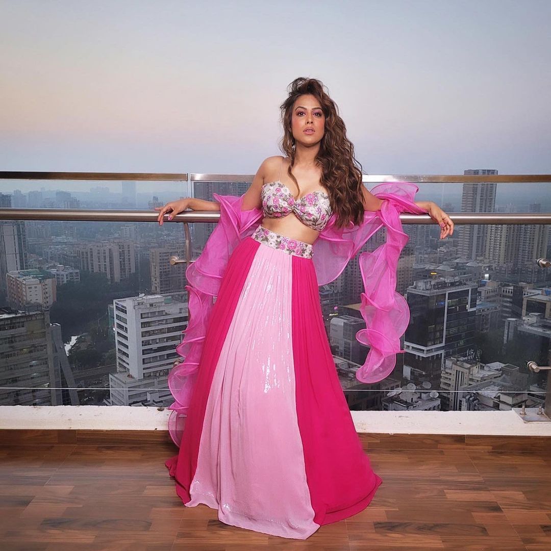 Nia Sharma is looking like a fairytale princess in the pink lehenga