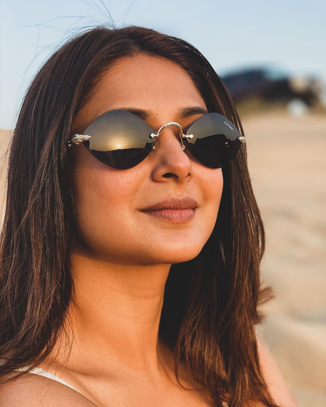 Jennifer Winget pairs her outfit with chic eyewear