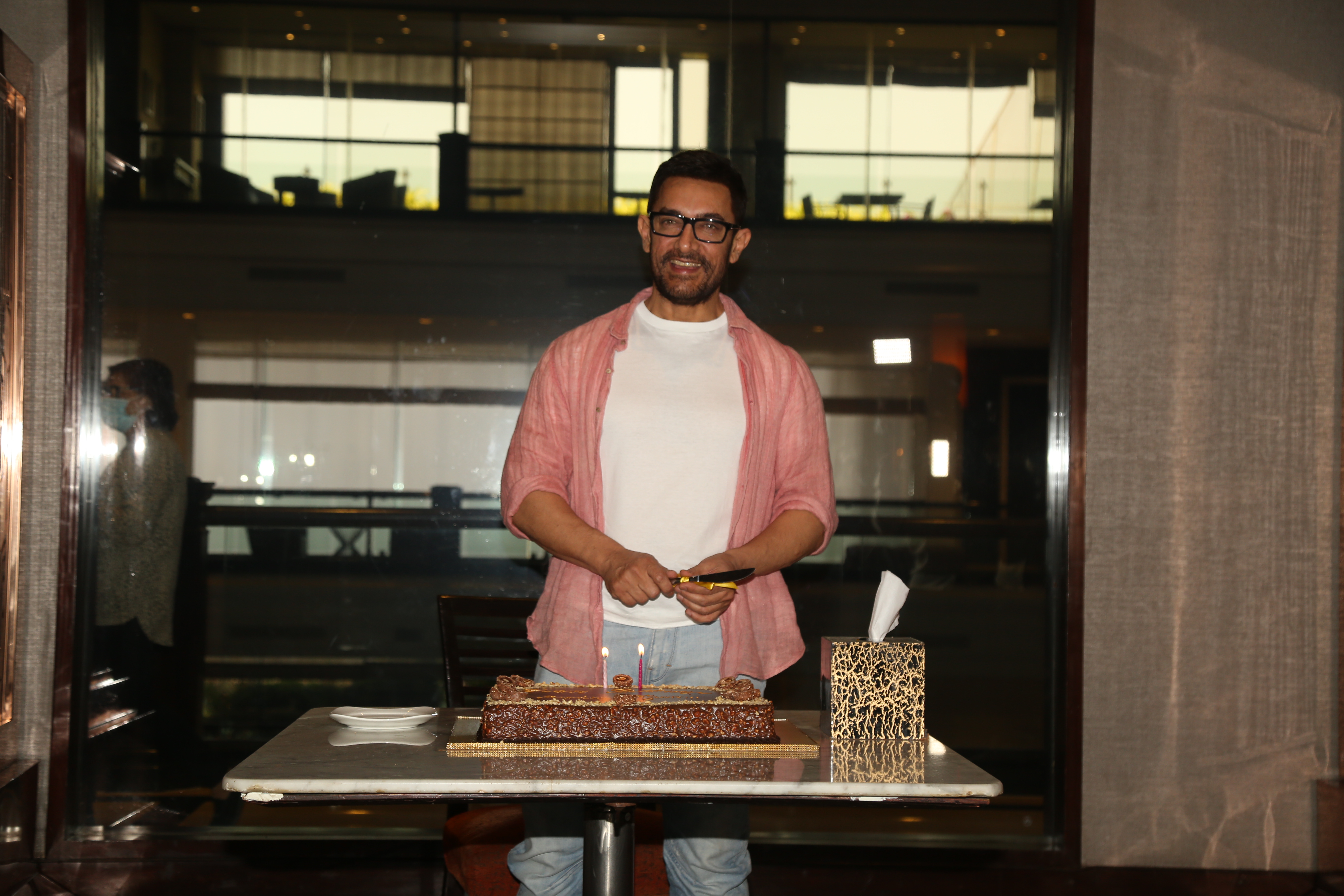 Aamir Khan cuts his birthday cake with media