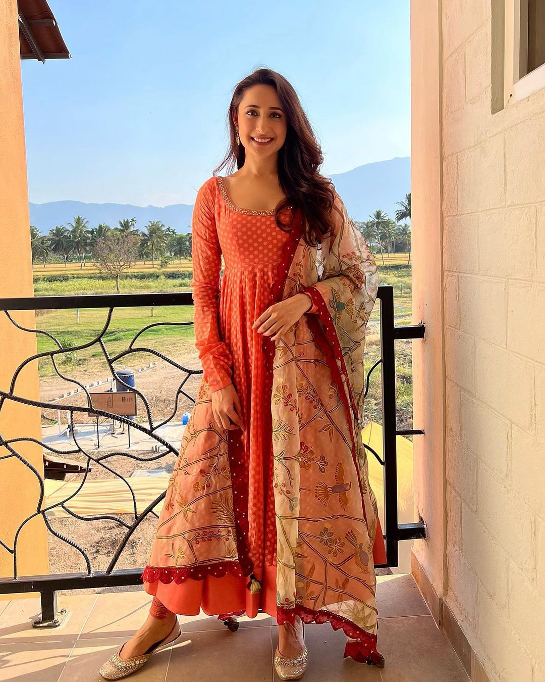 Pragya Jaiswal looks beautiful in the cotton anarkali