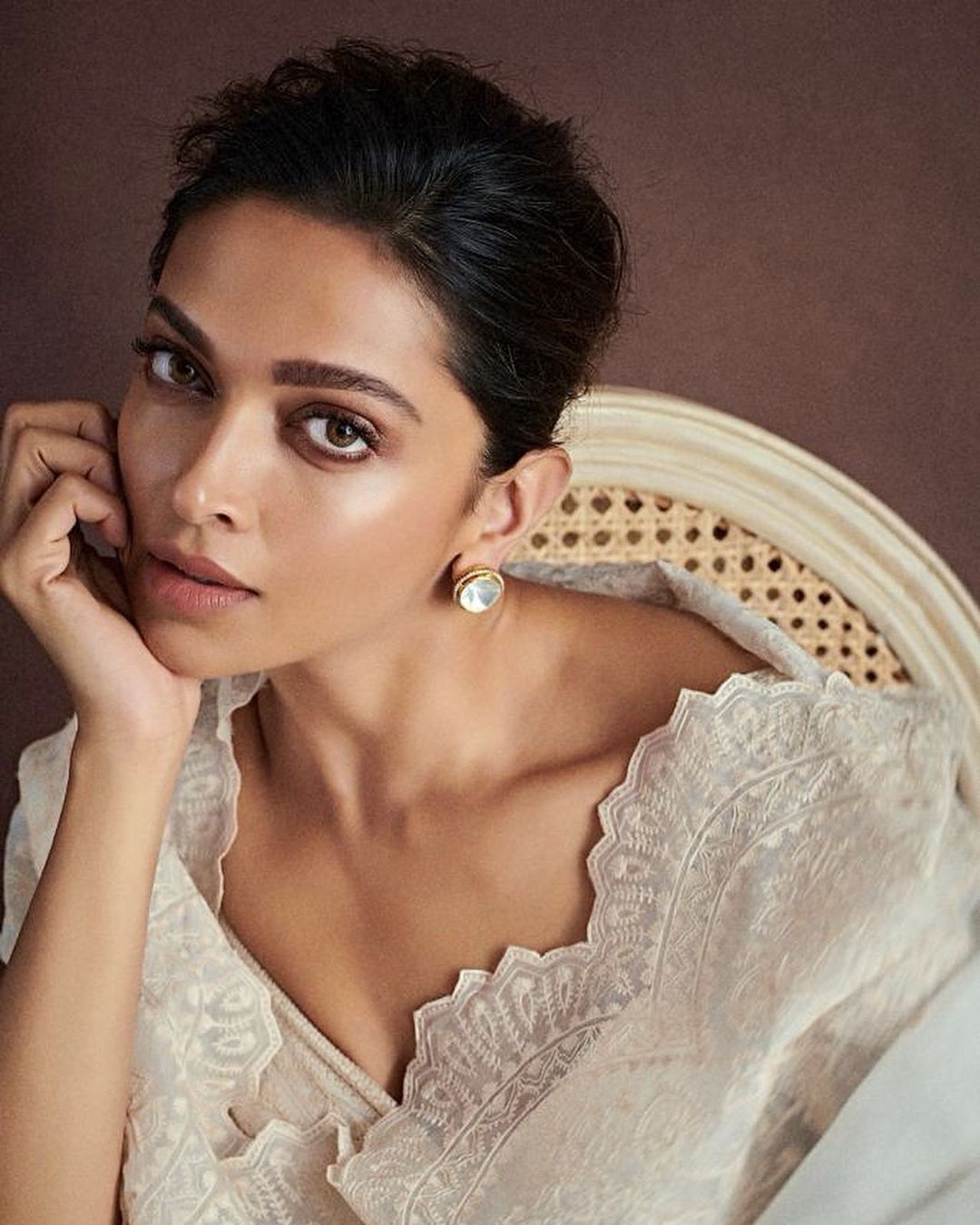 Deepika Padukone is leaving fans in a tizzy with her saree-clad pictures