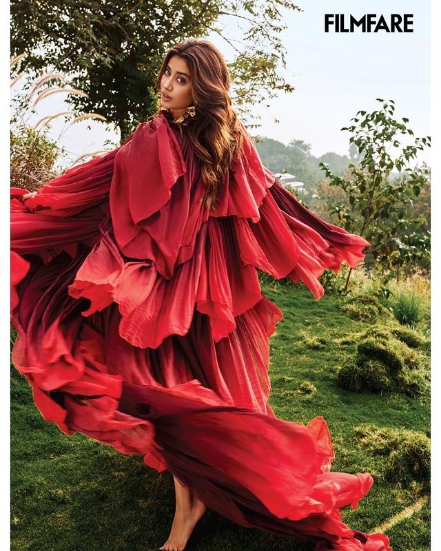 Janhvi Kapoor gives Red Riding Hood vibes in the flamboyant red cape