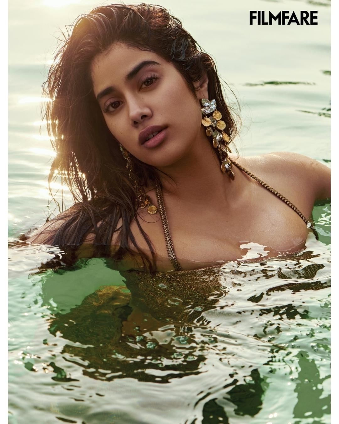 Janhvi Kapoor looks super sultry in this wet look