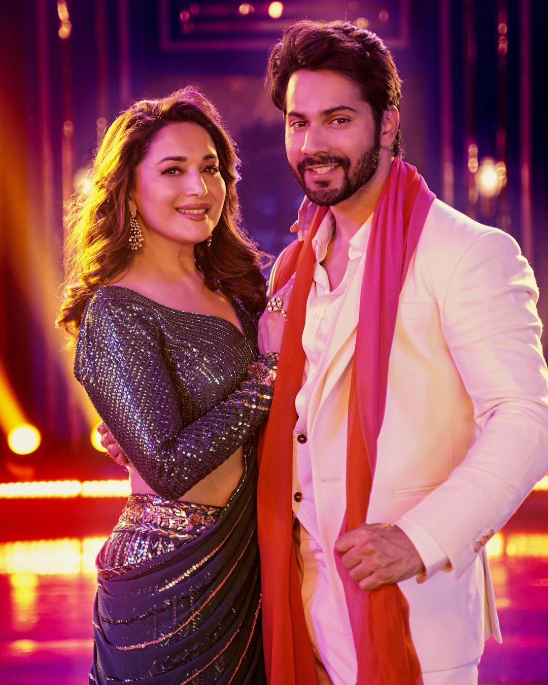 Varun Dhawan shared pictures with the dancing diva of Bollywood Madhuri Dixit