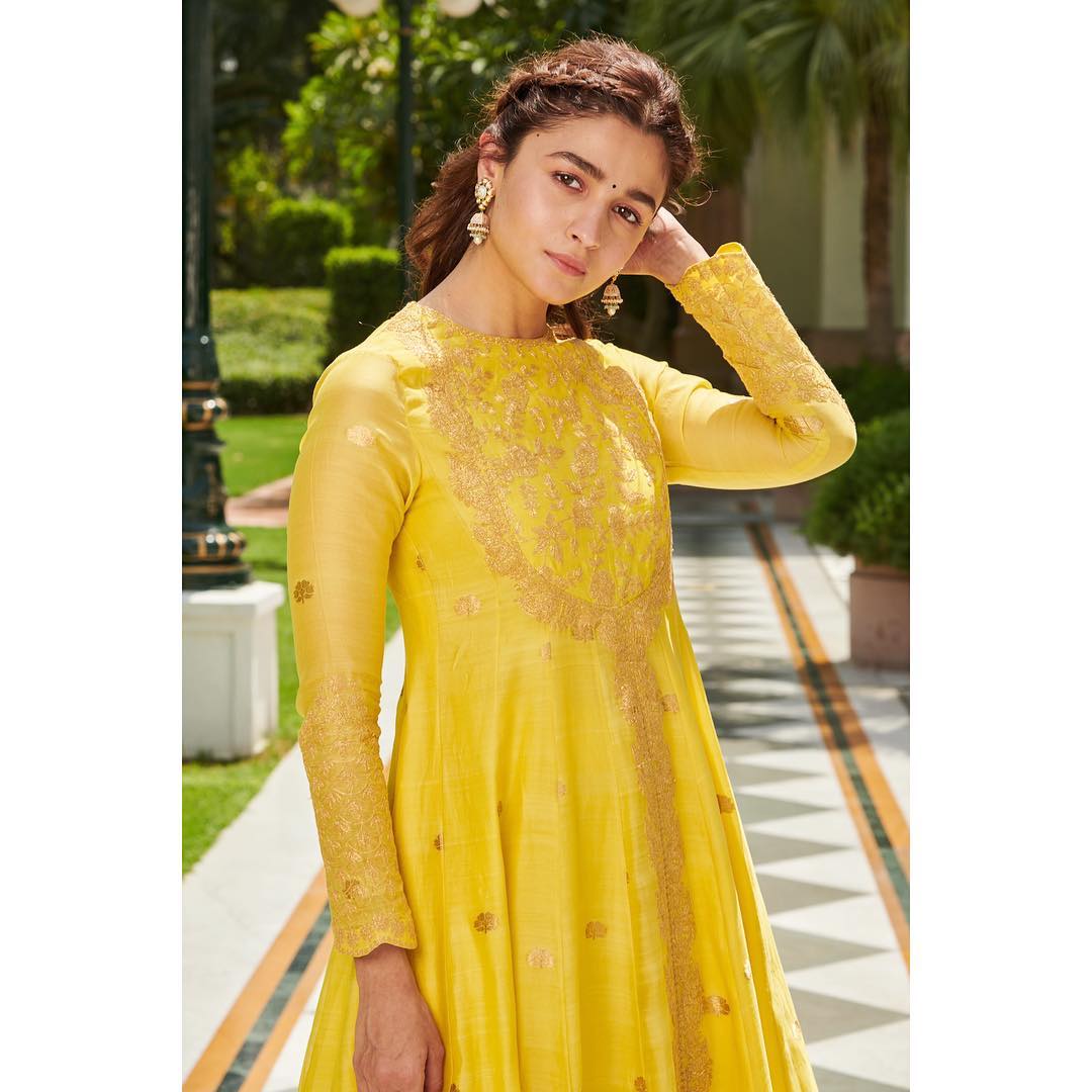 Alia Bhatt's full-sleeve yellow kurta looks regal and vibrant
