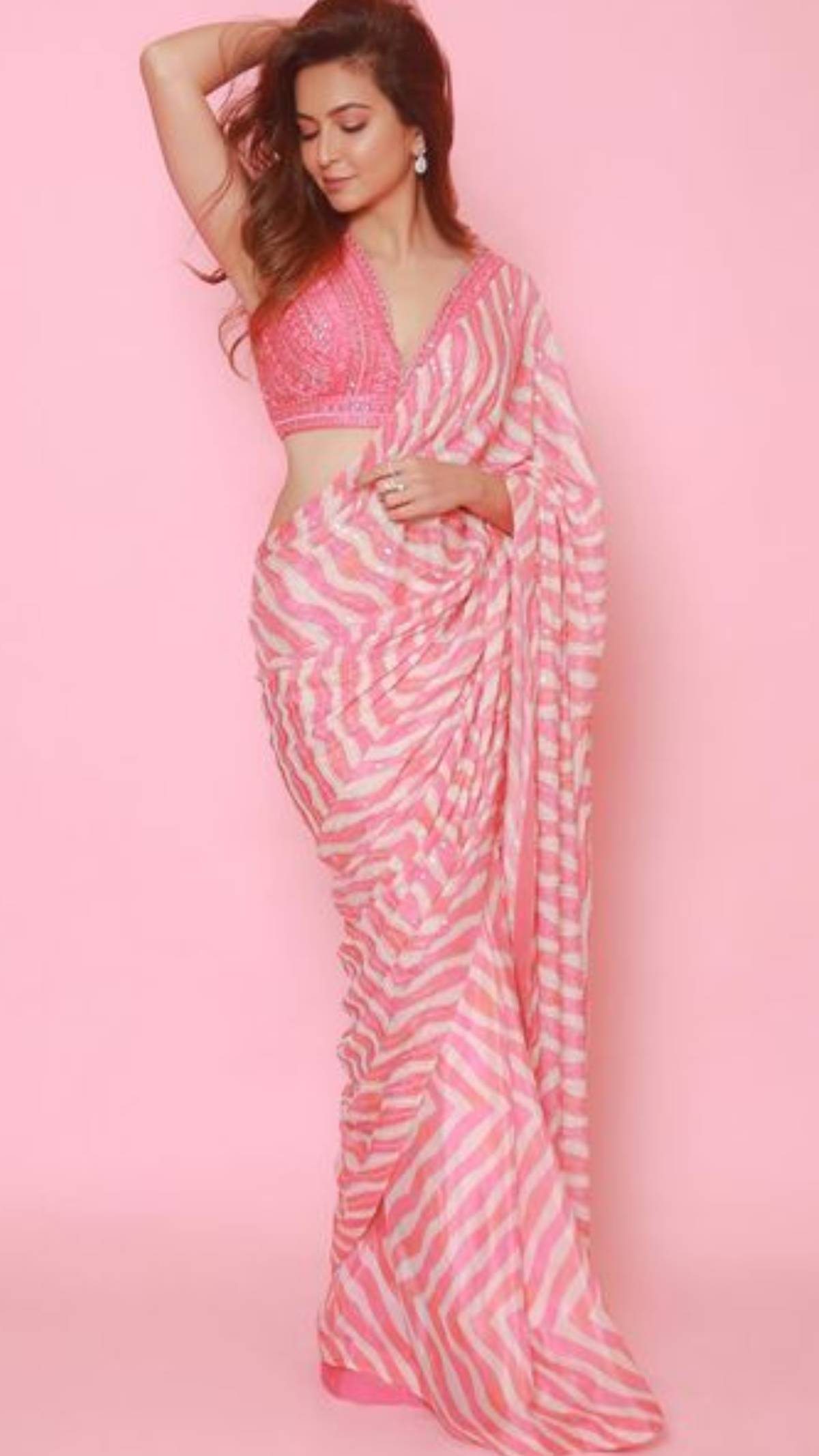 Kriti Kharbanda is a sight to behold in the pink striped saree