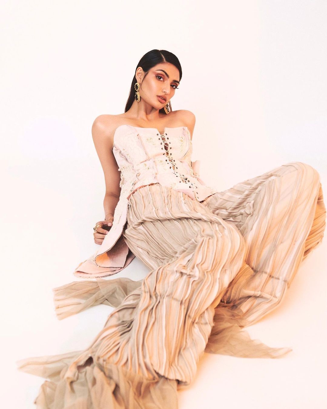 Athiya Shetty exudes boho chic vibes in a corset top and loose pants