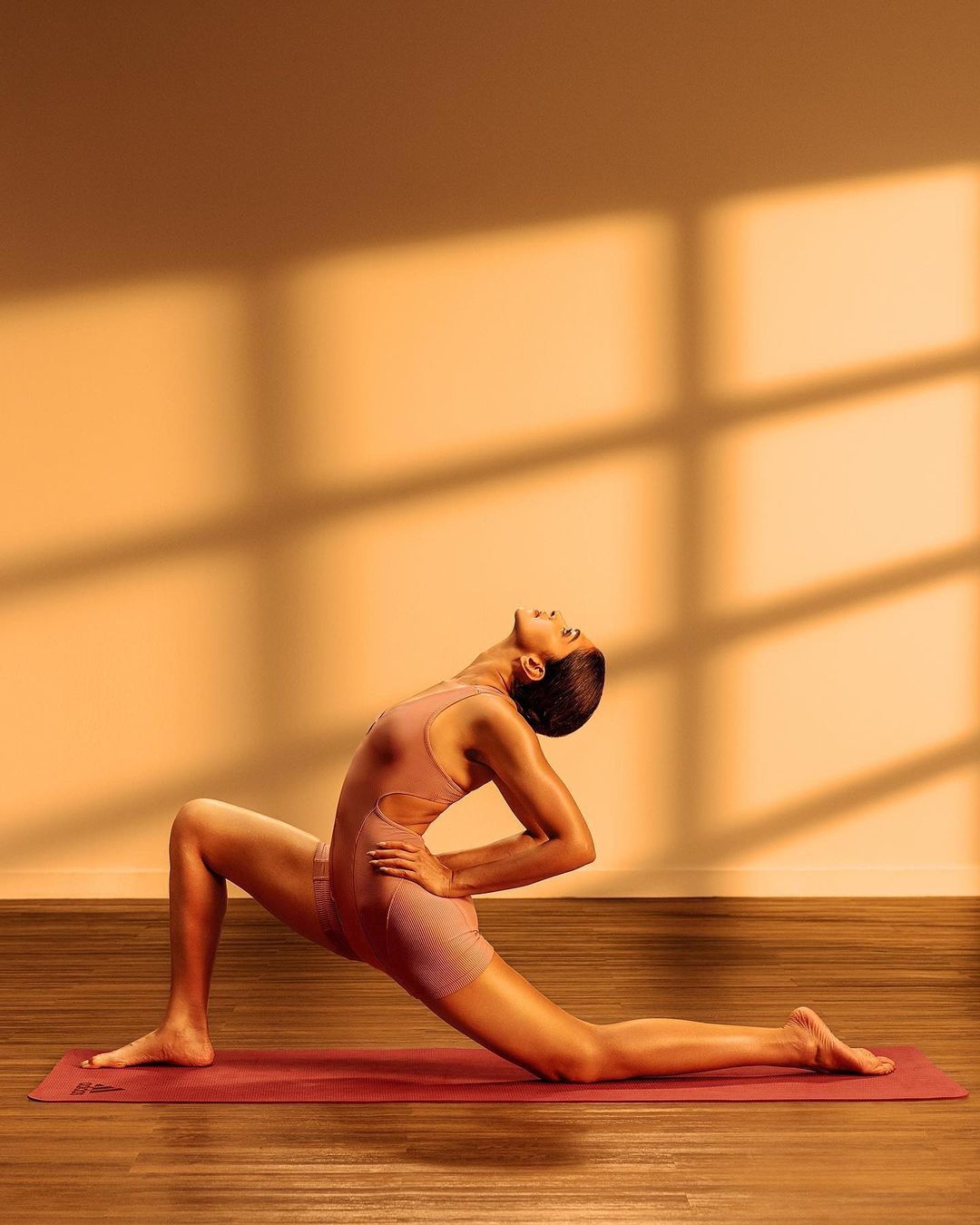 Deepika Padukone flaunts her leg muscles in this yoga pose