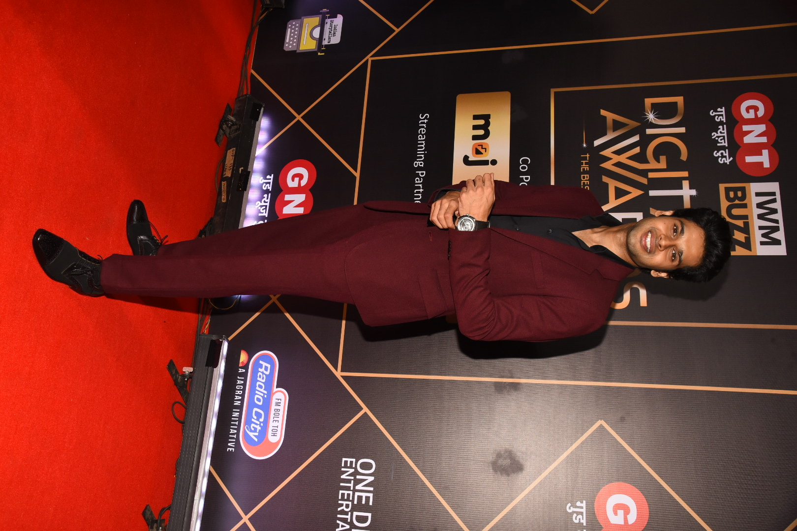 Abhimanyu Dassani looks smart in the burgundy suit