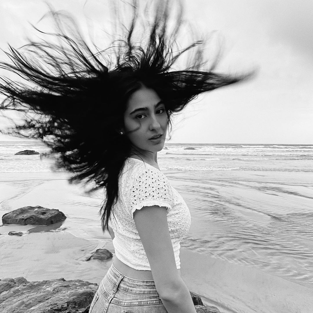Sara Ali Khan looks striking with her hair open by the ocean