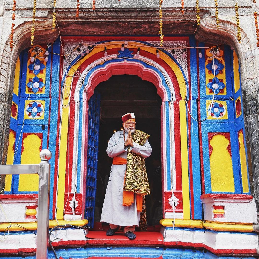 PM Modi wearing traditional outfit of Uttarakhand at Kedarnath