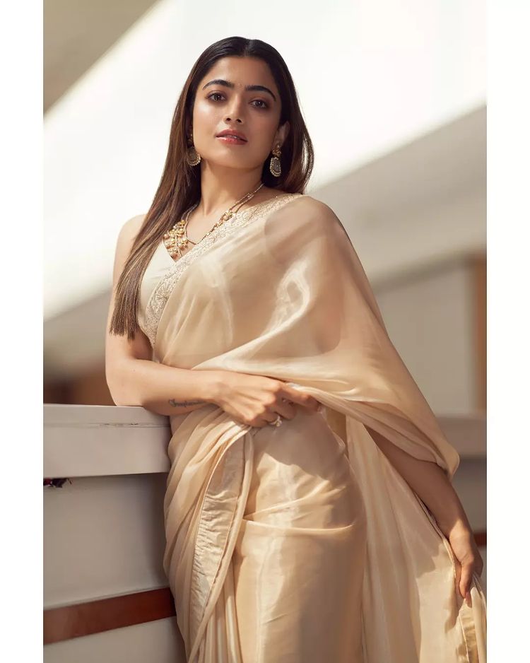 Rashmika Mandanna looks resplendent in the ivory silk saree