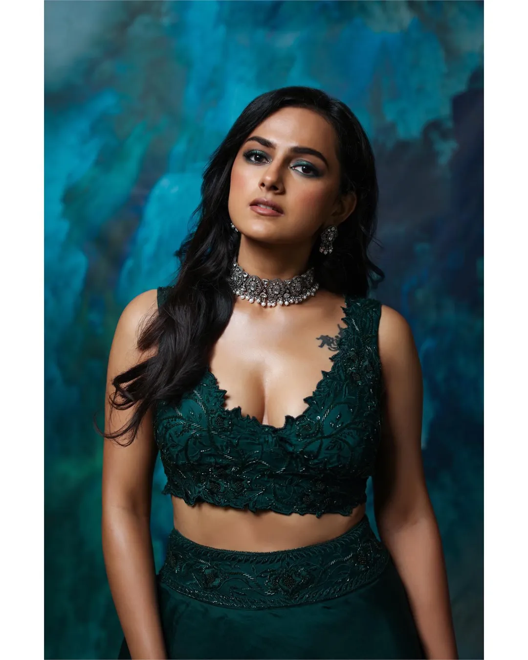 Actor Shraddha Srinathâ€™s Sexy look in a green outfit
