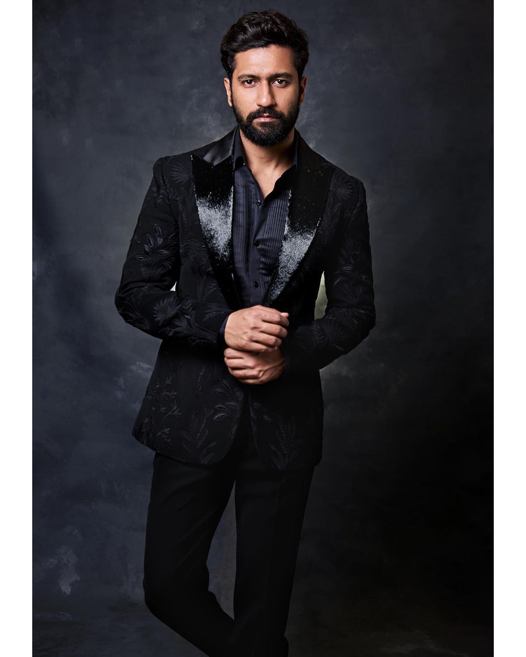 Vicky Kaushal exudes elegance in the black suit